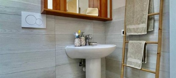 3غرفة شقة في Seregno, Italy رقم 23936 110