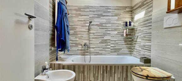 3غرفة شقة في Seregno, Italy رقم 23936 75