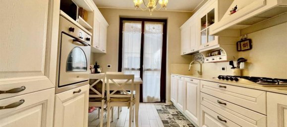 3غرفة شقة في Seregno, Italy رقم 23936 12