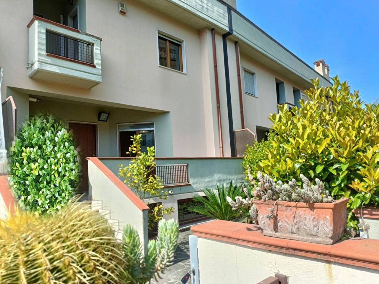 7 rooms House in Benevento, Italy No. 35910