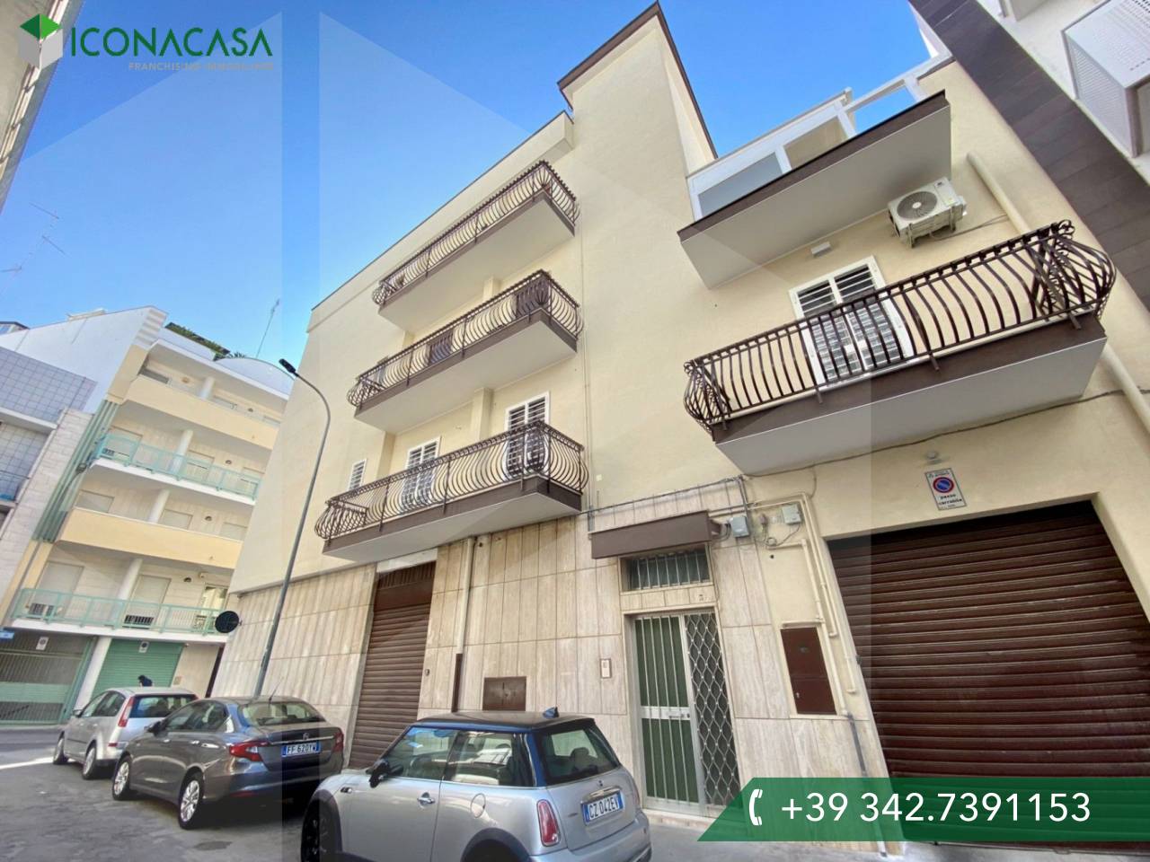 2 rooms Commercial property in Bitonto, Italy No. 19050