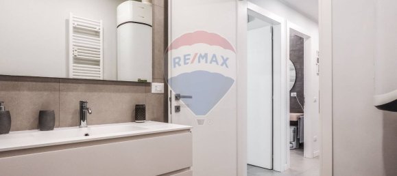 3-salle Appartement à Busto Arsizio, Italy No. 271575 23