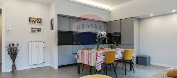 3-salle Appartement à Busto Arsizio, Italy No. 271575 4