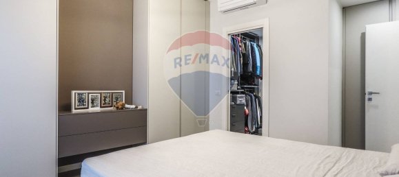 3-salle Appartement à Busto Arsizio, Italy No. 271575 16