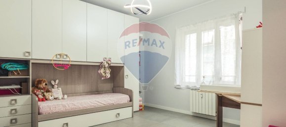 3-salle Appartement à Busto Arsizio, Italy No. 271575 19