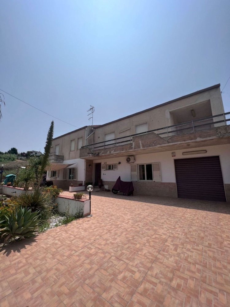 6-salle Appartement à Alcamo, Italy No. 258745