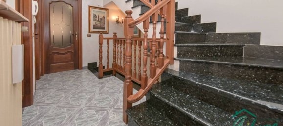 Вилла с 4 спальнями в Ла Лоджа, Италия № 319071 33