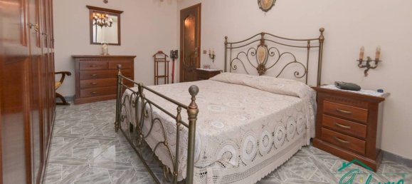 Вилла с 4 спальнями в Ла Лоджа, Италия № 319071 36