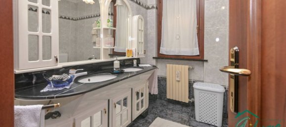 Вилла с 4 спальнями в Ла Лоджа, Италия № 319071 28