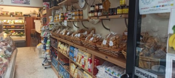 48m² Commercial property in Bari, Italy No. 253974 2