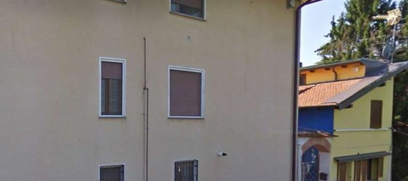3 rooms Apartment in Invorio, Italy No. 7471 2