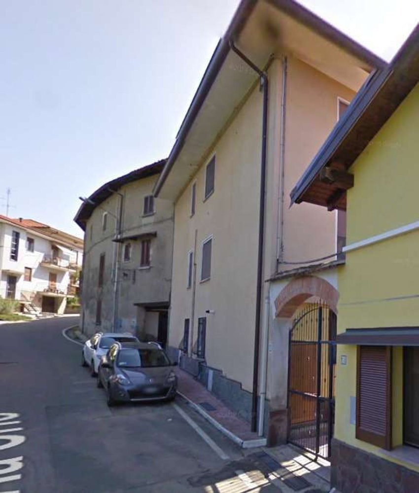3 rooms Apartment in Invorio, Italy No. 7471