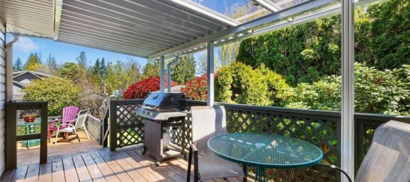 3 bedrooms House in British Columbia, Canada No. 1067 10