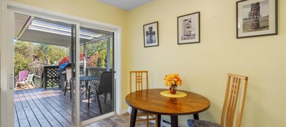 3 bedrooms House in British Columbia, Canada No. 1067 9