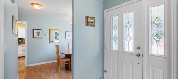 3 bedrooms House in British Columbia, Canada No. 1067 3