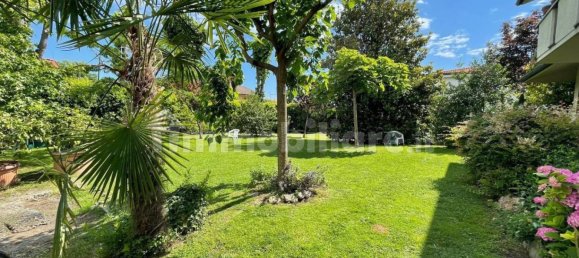 5 bedrooms Villa in Forte dei Marmi, Italy No. 194166 3