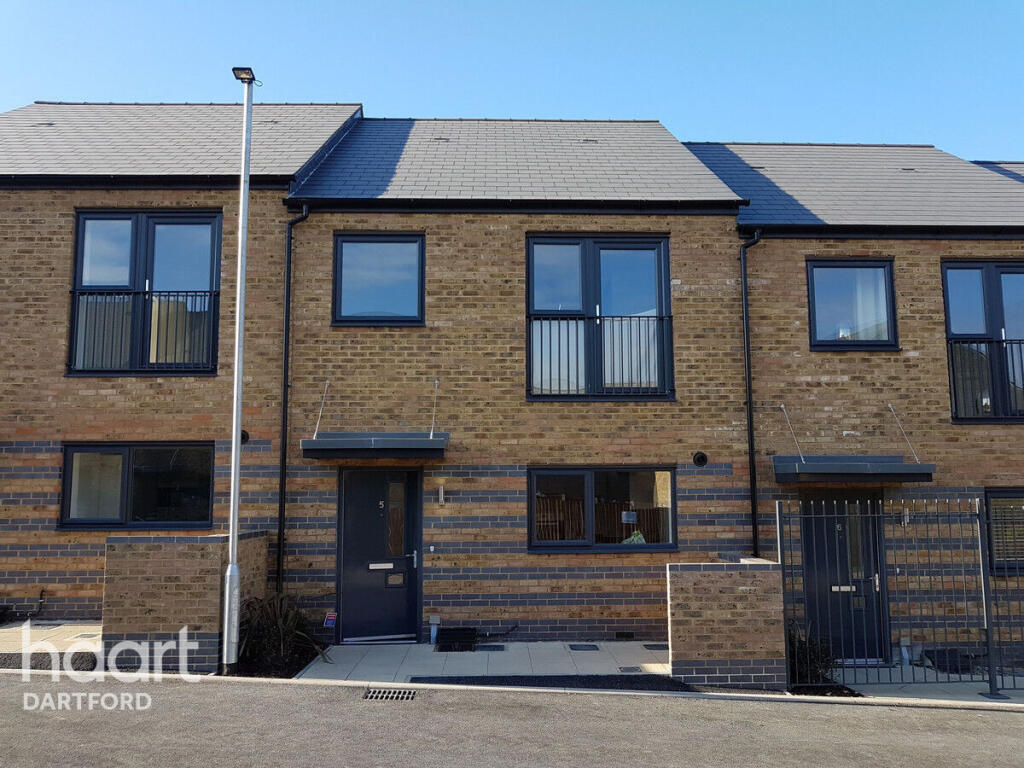 3 bedrooms House in Dartford, United Kingdom No. 4920