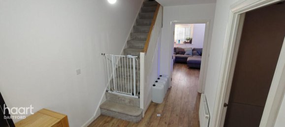 3 bedrooms House in Dartford, United Kingdom No. 4920 2
