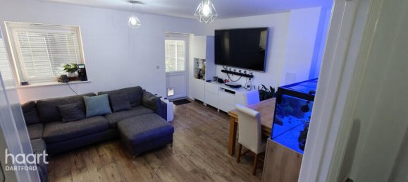 3 bedrooms House in Dartford, United Kingdom No. 4920 7