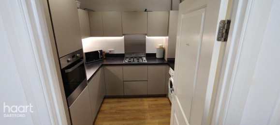 3 bedrooms House in Dartford, United Kingdom No. 4920 4