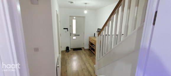 3 bedrooms House in Dartford, United Kingdom No. 4920 3