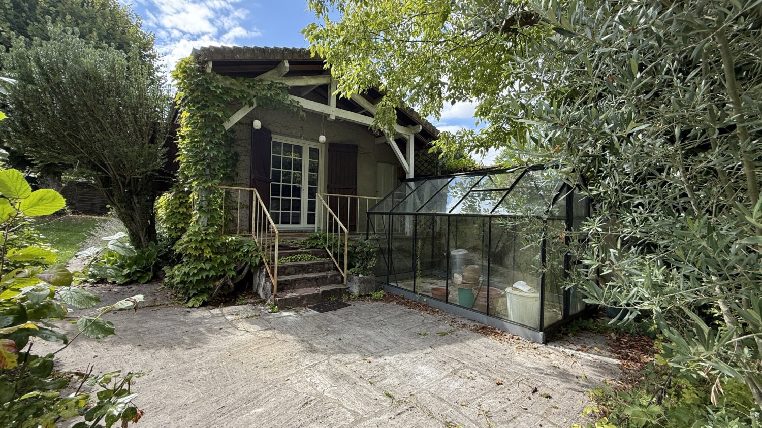 3 bedrooms Castles in Garancieres, France No. 297213