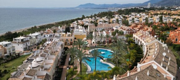 3 bedrooms Townhouse in Marbella, Spain No. 54592 5