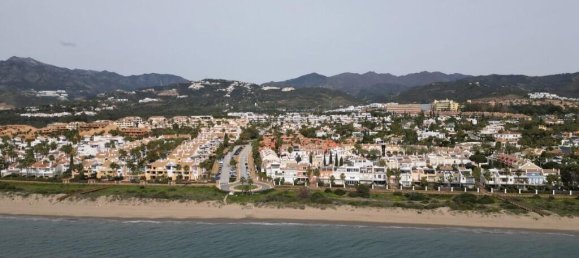 3 bedrooms Townhouse in Marbella, Spain No. 54592 3