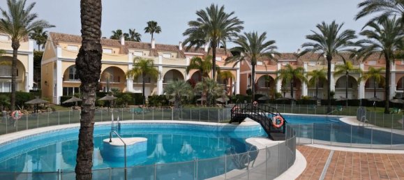 3 bedrooms Townhouse in Marbella, Spain No. 54592 7