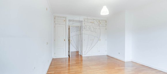 4 bedrooms Villa in Cascais, Portugal No. 54695 23