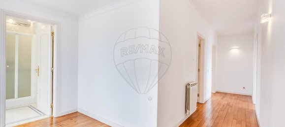 4 bedrooms Villa in Cascais, Portugal No. 54695 21