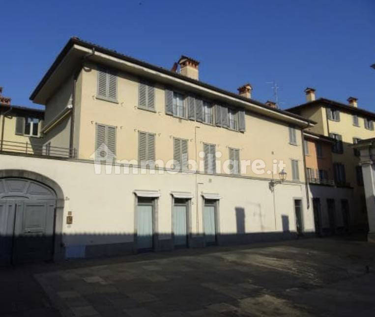 Imóvel comercial de 1 divisão em Bergamo, Italy N.º 273638