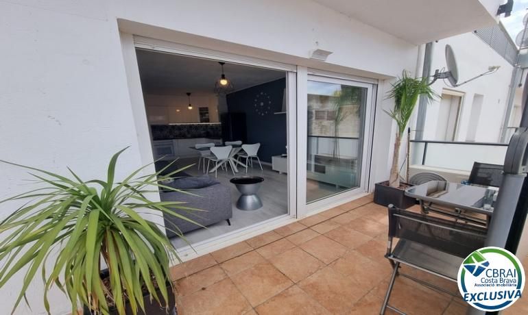 Apartamento de 3 dormitorios en Empuriabrava, Spain No. 211381