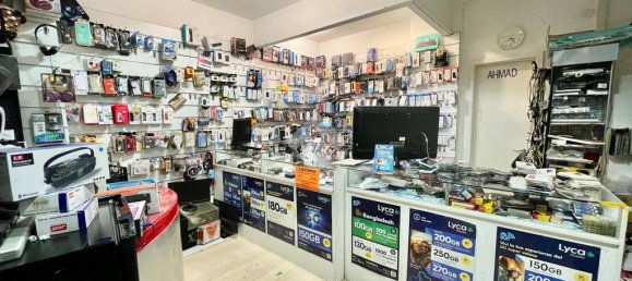 2 rooms Commercial property in Udine, Italy No. 80429 2