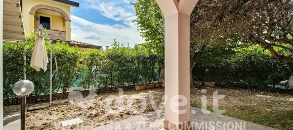 Дом с 4 спальнями в Дуэ Карраре, Италия № 352765 39