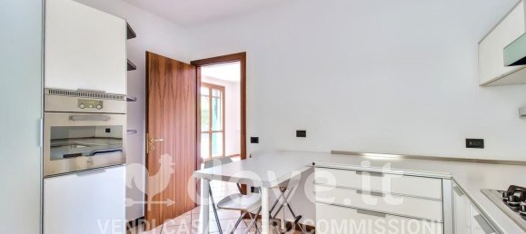 Дом с 4 спальнями в Дуэ Карраре, Италия № 352765 5