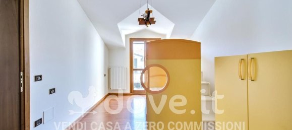 Дом с 4 спальнями в Дуэ Карраре, Италия № 352765 20