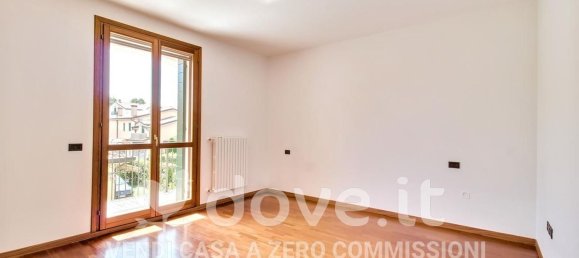 Дом с 4 спальнями в Дуэ Карраре, Италия № 352765 11