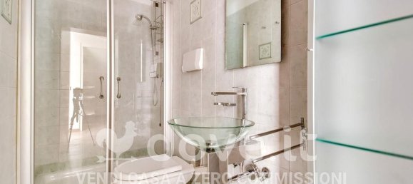 Дом с 4 спальнями в Дуэ Карраре, Италия № 352765 8