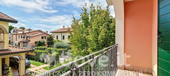 Дом с 4 спальнями в Дуэ Карраре, Италия № 352765 36