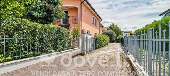 Дом с 4 спальнями в Дуэ Карраре, Италия № 352765 42