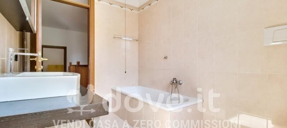 Дом с 4 спальнями в Дуэ Карраре, Италия № 352765 25