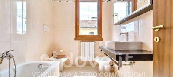 Дом с 4 спальнями в Дуэ Карраре, Италия № 352765 27