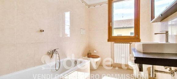 Дом с 4 спальнями в Дуэ Карраре, Италия № 352765 26