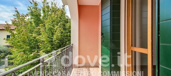 Дом с 4 спальнями в Дуэ Карраре, Италия № 352765 24