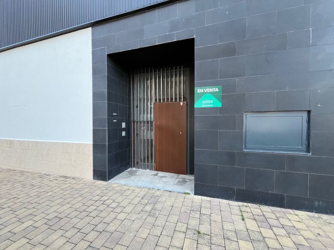 Gewerbliche Immobilie in Vitoria-Gasteiz, Spain 584m², Nr. 161263