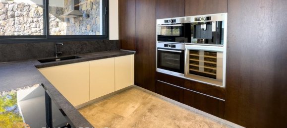 4 bedrooms Villa in Calpe, Spain No. 5327 10