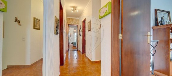 3 bedrooms House in Sesimbra, Portugal No. 170675 5