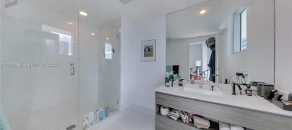 2 Schlafzimmer Gewerbliche Immobilien in Miami, USA, Nr. 614639 8