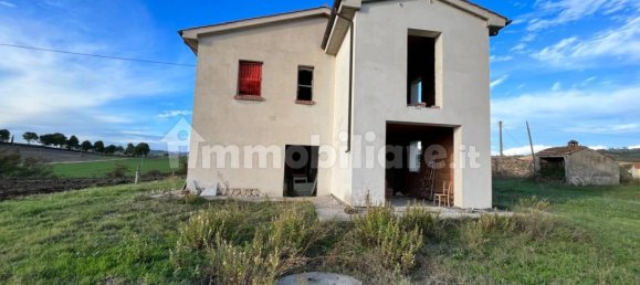 2 Schlafzimmer Haus in Manciano, Italy, Nr. 301076 4